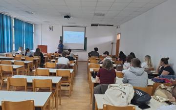 Doktorant EUPeace programa mobilnosti održao predavanje o razvojnim politikama i ekonomskom upravljanju na Fakultetu političkih nauka UNSA