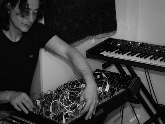 Koncert žive elektroničke umjetničke muzike: Dino Rešidbegović