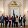 Predsjedavajući Predsjedništva Bosne i Hercegovine Željko Komšić primio je u posjetu pobjednice najprestižnijeg međunarodnog takmičenja iz ljudskih prava u Strasbourgu