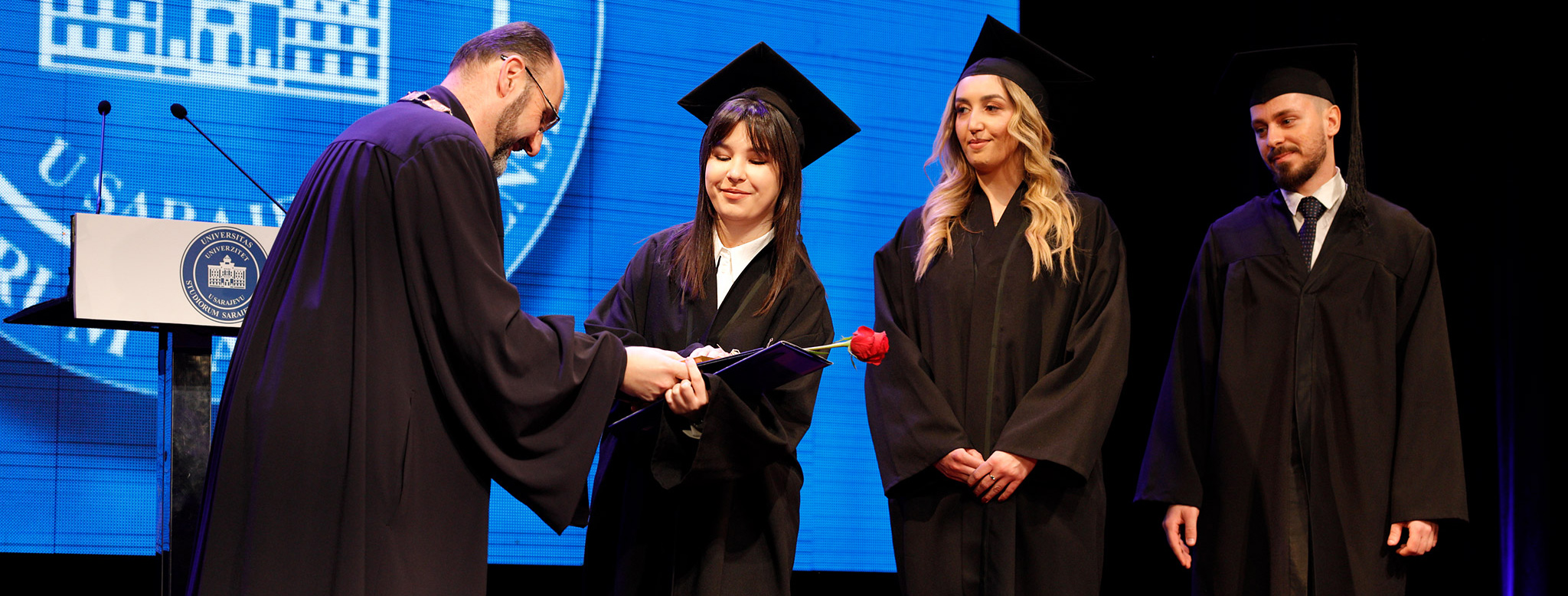 Univerzitet u Sarajevu promovirao 3633 diplomantice i diplomanta, magistrantice i magistranta